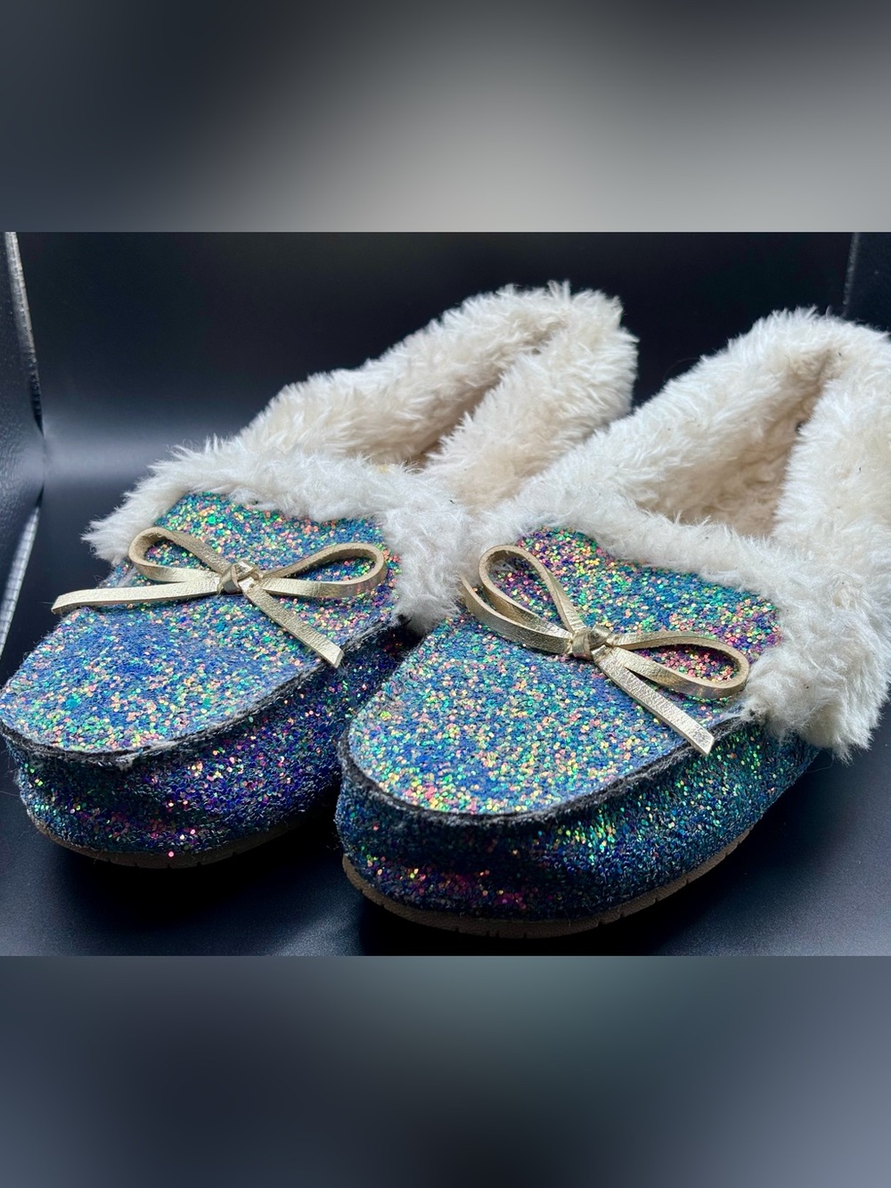 Cat & Jack Girls Glitter Slip-On moccasin with Faux Fur Trim Iridescent glitter
